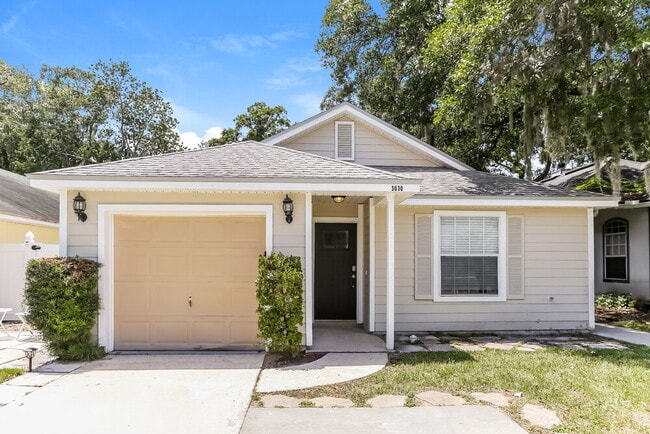 Building Photo - 3030 Caroline Crest Dr E