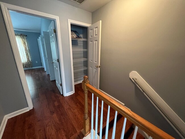 Building Photo - Beautiful Westside Condo!