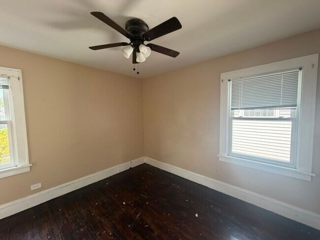 Building Photo - Affordable Cleveland Heights Home - Now Available