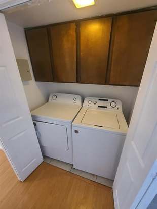 Building Photo - 8529 Hearth Dr