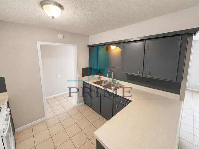 Building Photo - 9900 Randall Dr