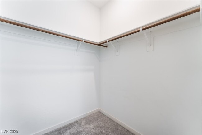 Building Photo - 5730 Sky Pointe Dr