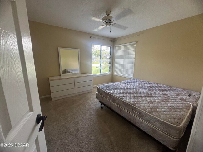 Building Photo - 1917 Goldenrod Way