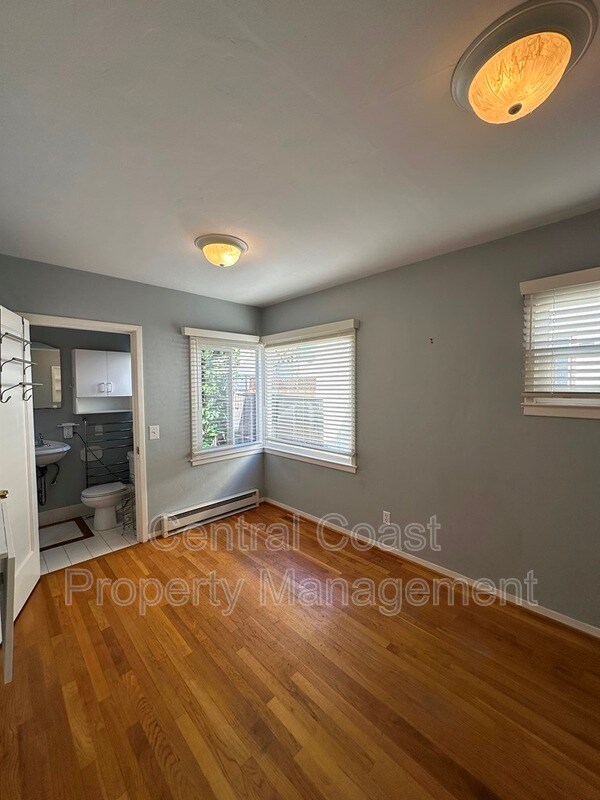 Building Photo - 254 Larkin St