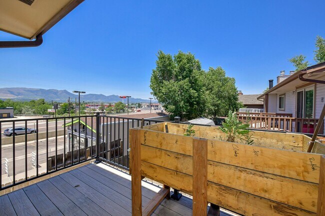 Building Photo - 6702 Dublin Loop W