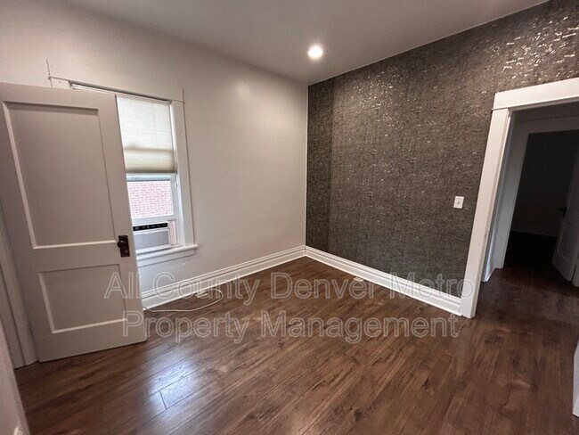 Building Photo - 3774 Yates St