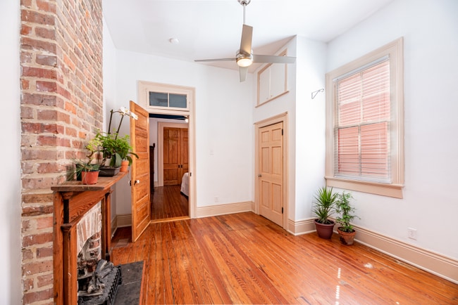 Building Photo - 2824 Banks St