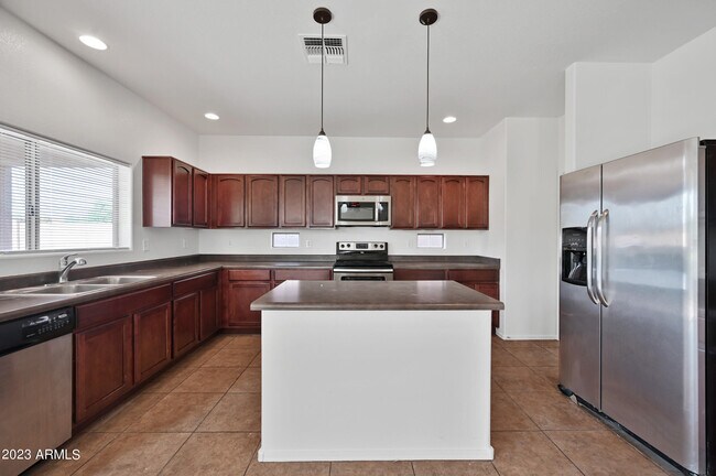 Building Photo - 21941 Creosote Ct
