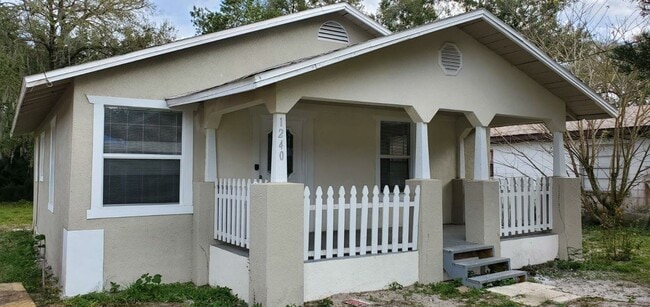 Primary Photo - Charming 2/1 in Winter Haven - Move in Ready!