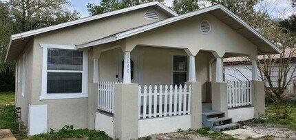Building Photo - Charming 2/1 in Winter Haven - Move in Ready!