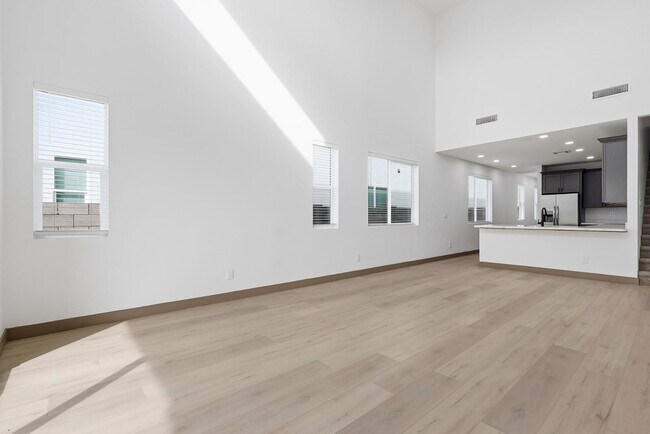 Building Photo - 2805 Trumbull Rd