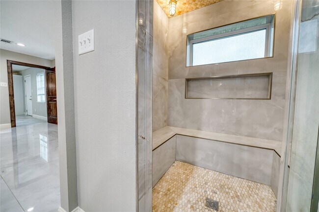Building Photo - 4406 Mallard Dr