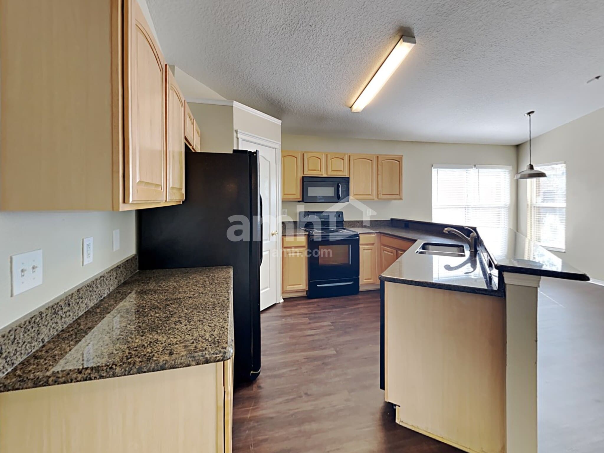 Building Photo - 5834 Tanagerlake Rd