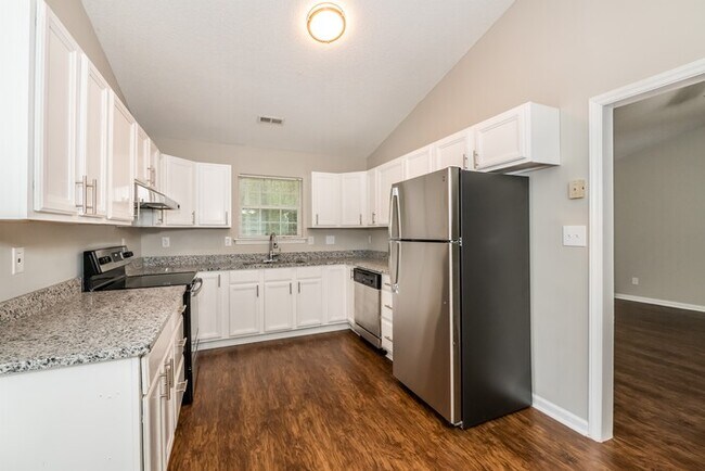 Building Photo - 3205 Bob White Cir