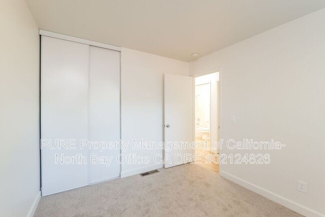 Building Photo - 2305 Cross Ave