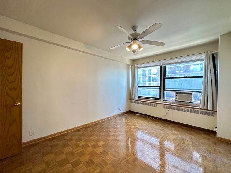 Building Photo - 4180 N Marine Dr