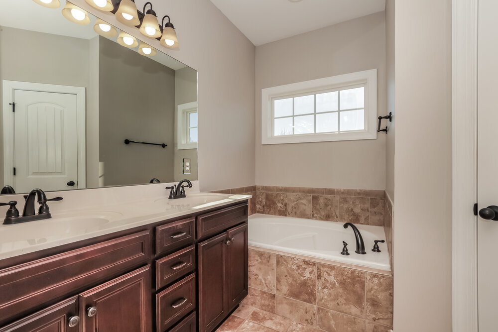 Building Photo - 1802 Walking Dr