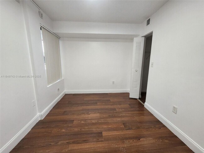 Building Photo - 8335 SW 152nd Ave
