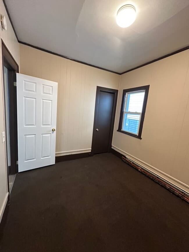 Building Photo - 42 Child St