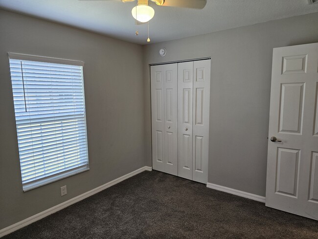 Building Photo - 8 Hemlock Terrace Pl