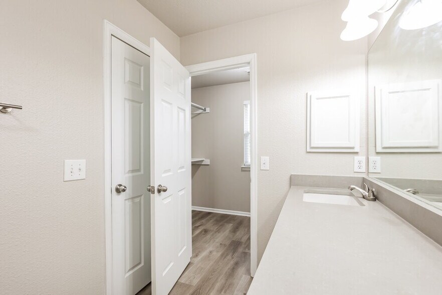Building Photo - 13508 Bristow Dawn