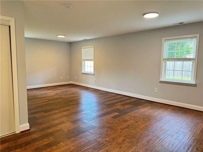 Building Photo - 4627 Prince Trevor Dr