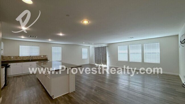 Building Photo - 15946 Silver Tip Way