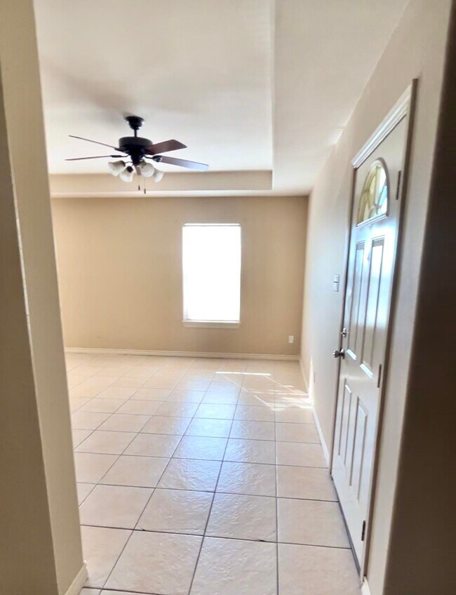 Building Photo - 9804 Cantera Ct