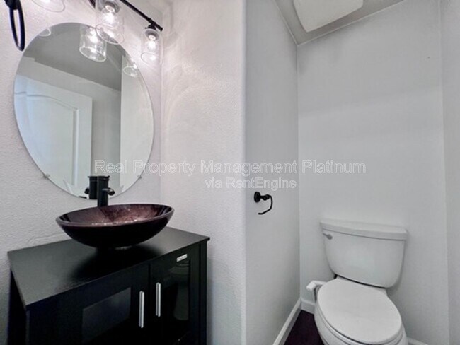 Building Photo - 1766 Glen Oban Ln