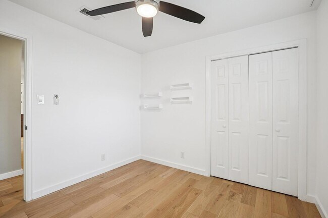 Building Photo - 7205 Twisted Oaks Dr