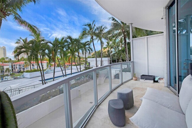 Building Photo - 3029 NE 188th St