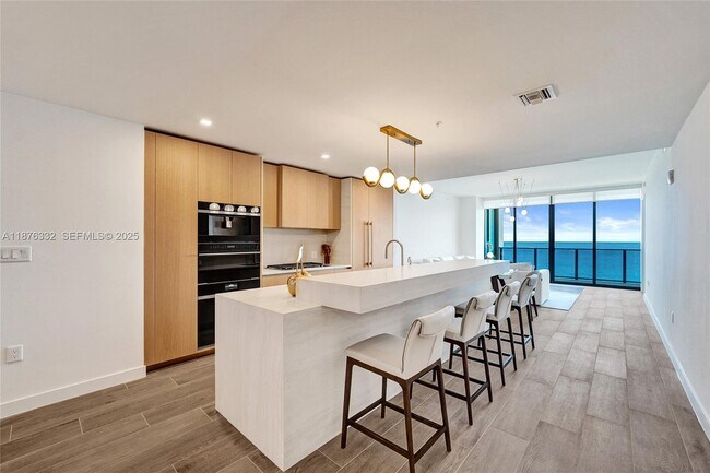 Building Photo - 900 N Ocean Blvd