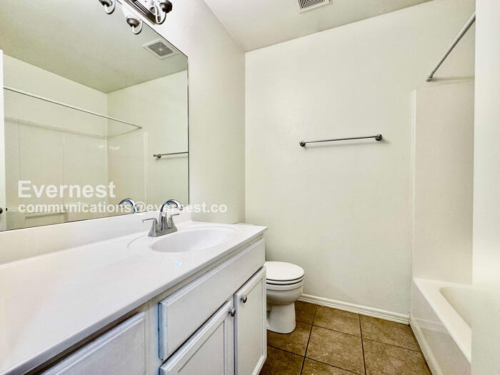 Building Photo - 2724 N 20th St