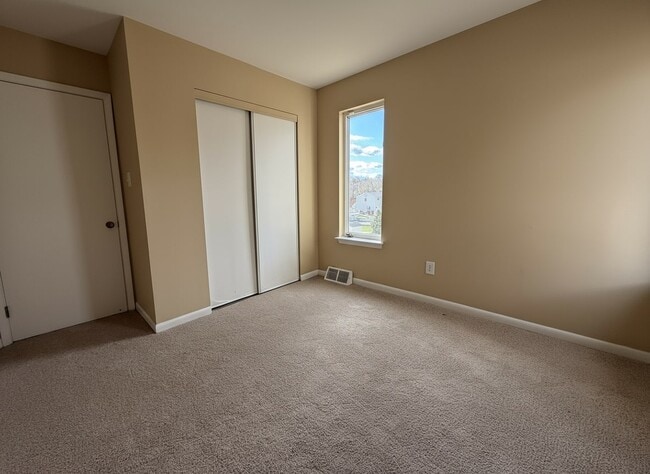 Building Photo - 110 Hamlet Dr