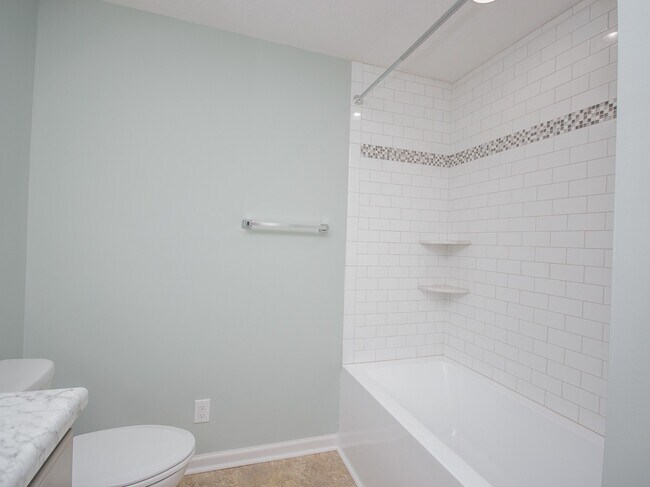 Building Photo - Beautiful Home in Athens City near Buc-ees!
