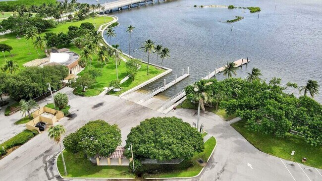 Building Photo - 216 Ocean Breeze