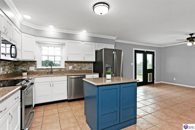 Building Photo - 705 Bon Aire Dr