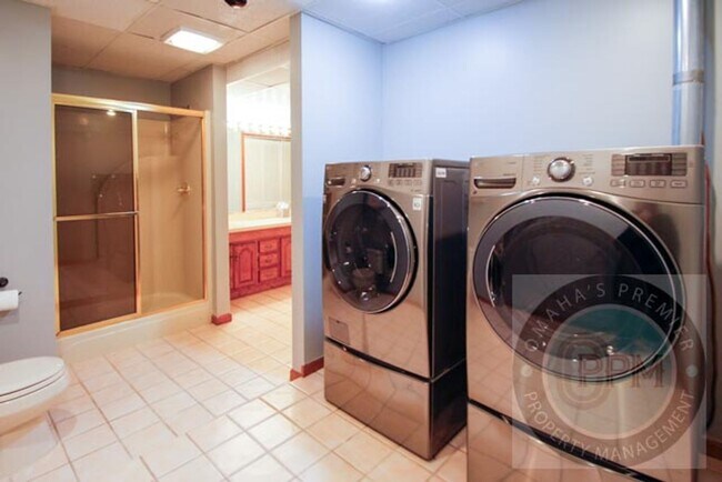 Building Photo - Beautiful and Spacious 3 Bd/3Ba with finished basement