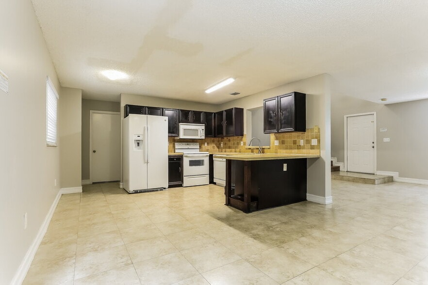 Building Photo - 40 NW 110th Ave