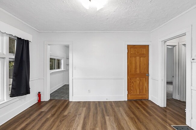 Building Photo - 1639 Wendler Ave SW