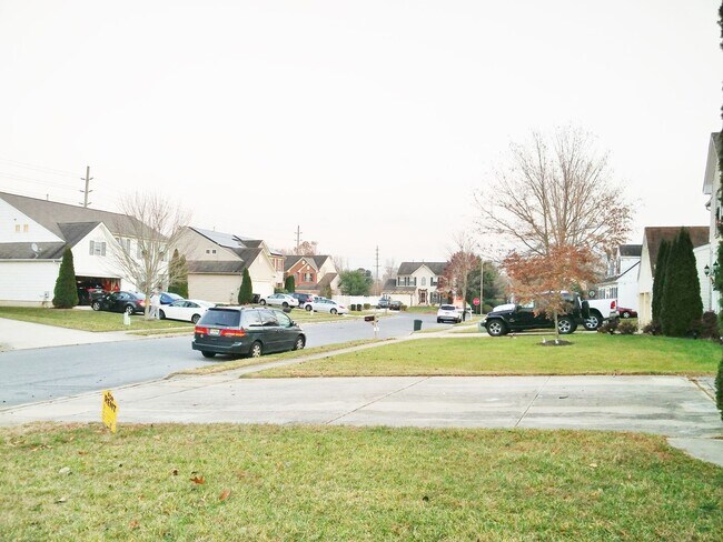 Building Photo - 3-Bedroom Gem in Desirable Sicklerville Ne...