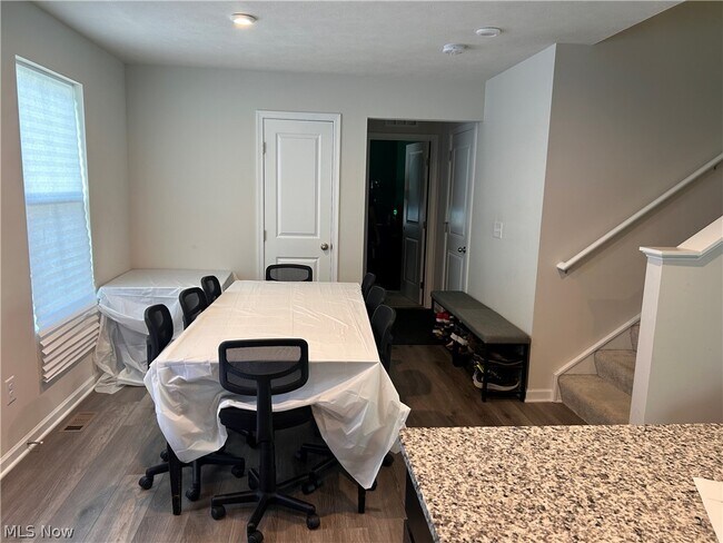 Building Photo - 3293 Stafford Dr