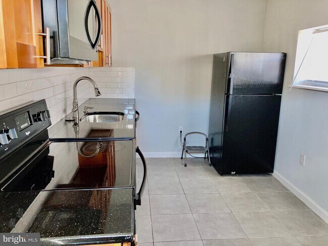 Building Photo - 5301 Catharine St