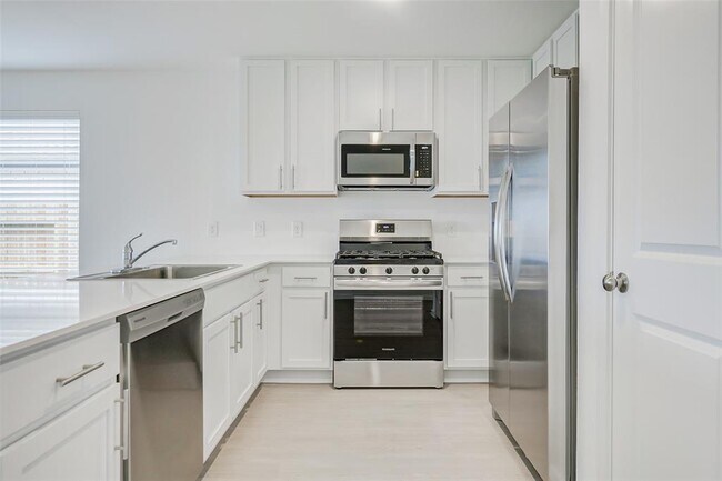 Building Photo - 28907 Rustic Windmill Wy