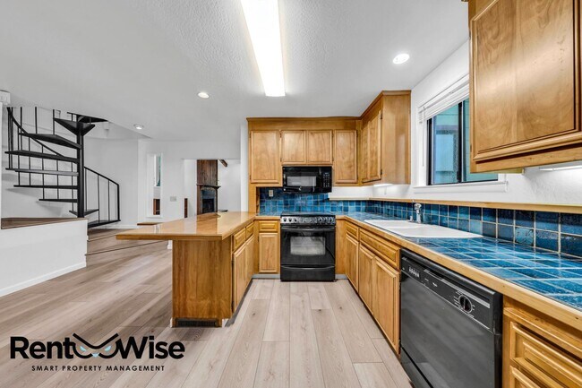 Building Photo - 683 Old La Honda Rd