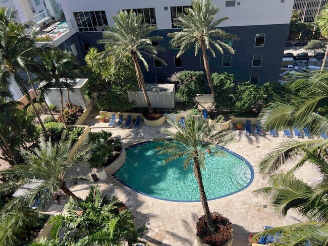 Building Photo - 253 NE 2nd St