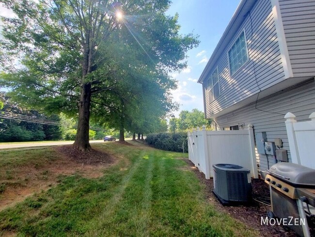 Building Photo - 8955 Gerren Ct