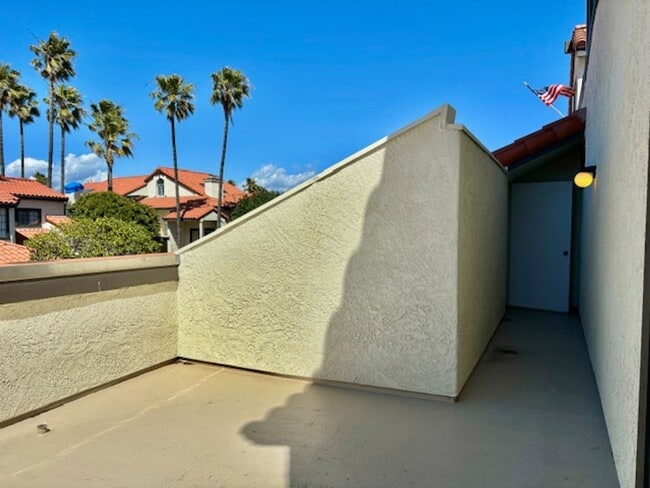 Building Photo - The Colony | Oxnard | 2 Bedroom + 2 Bathroom + Loft