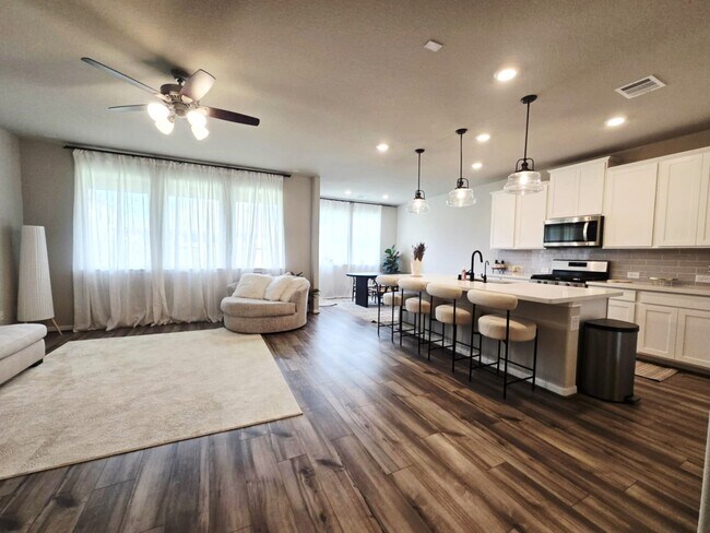 Building Photo - 17106 Plover Rock Trl
