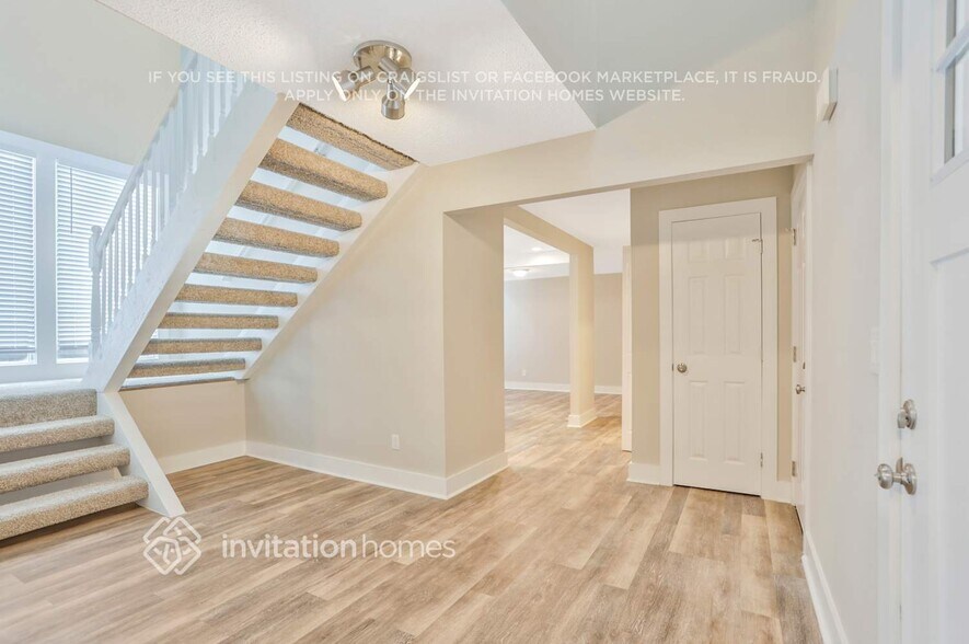 Building Photo - 4648 N Landing Dr